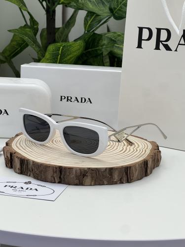 نظارة PRADA المشهورة إطار أبيض