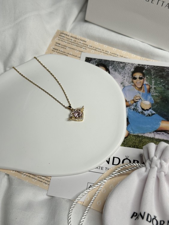 سلسال باندورا PANDORA كرستالة ذهبي قلب وردي