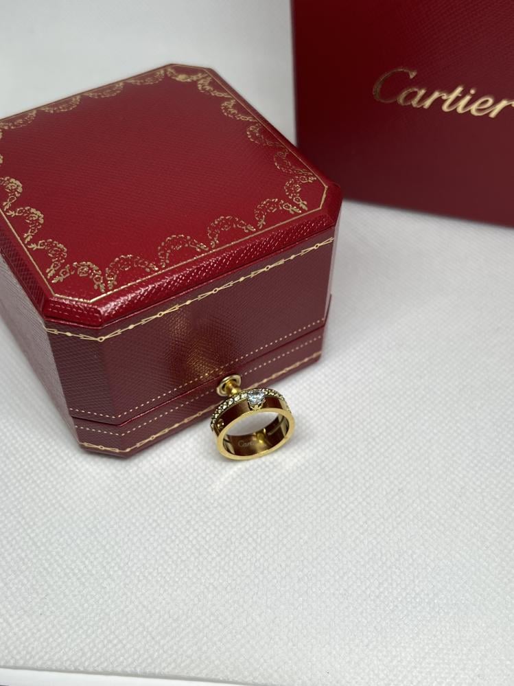 خاتم carter الذهبي