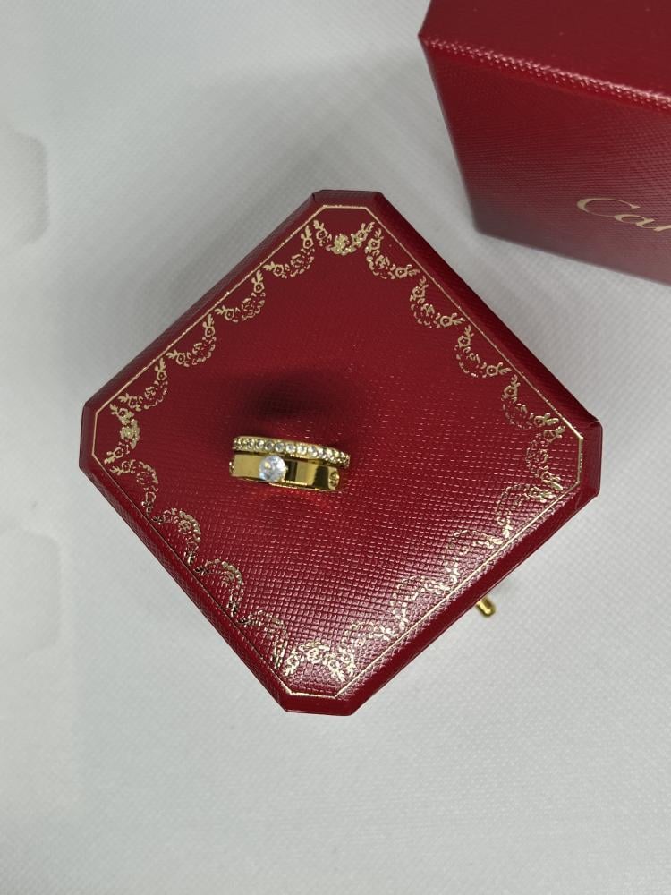 خاتم carter الذهبي