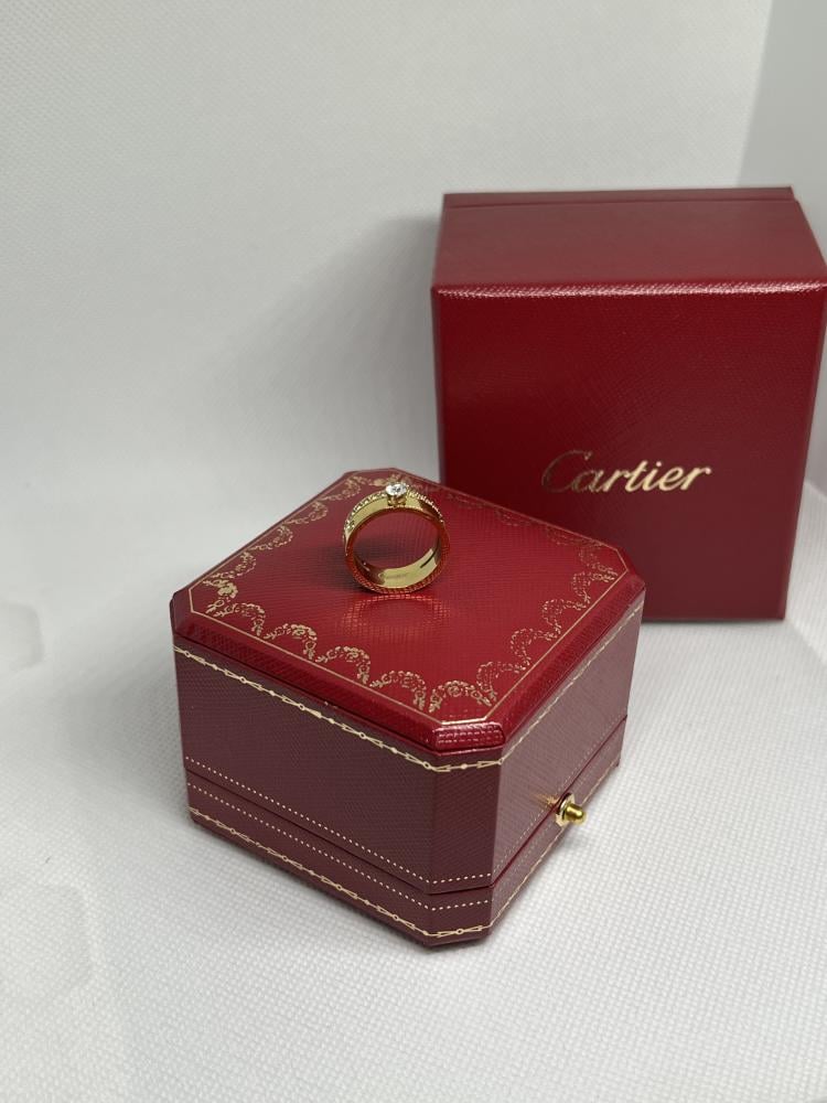 خاتم carter الذهبي