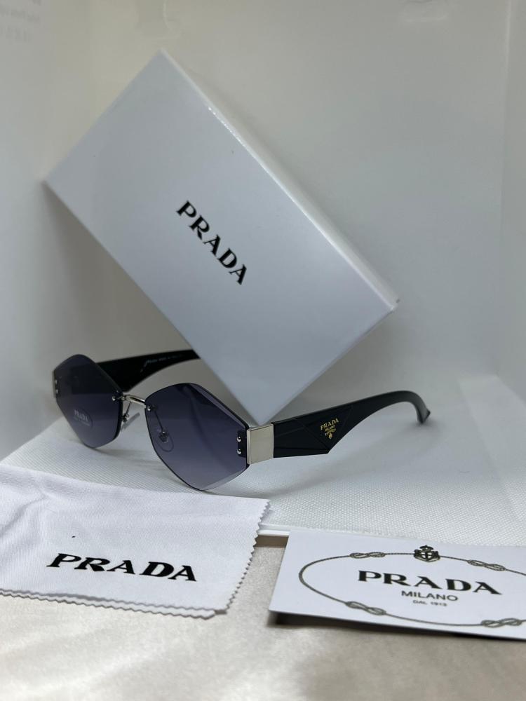 نظارة PRADA