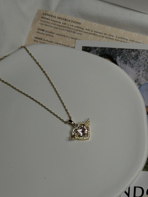 سلسال باندورا PANDORA كرستالة ذهبي قلب وردي