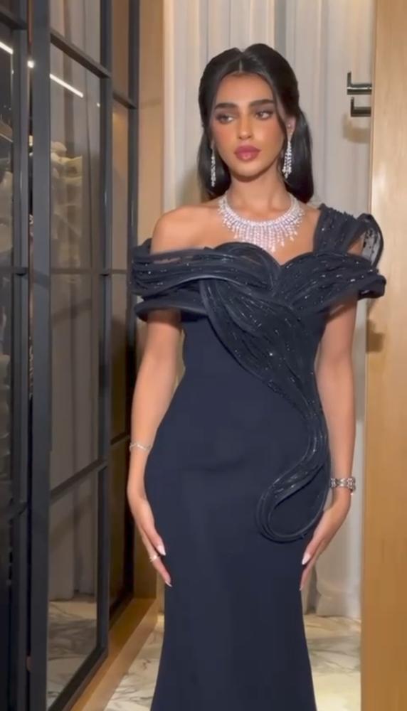 فستان فخم خام الباربي