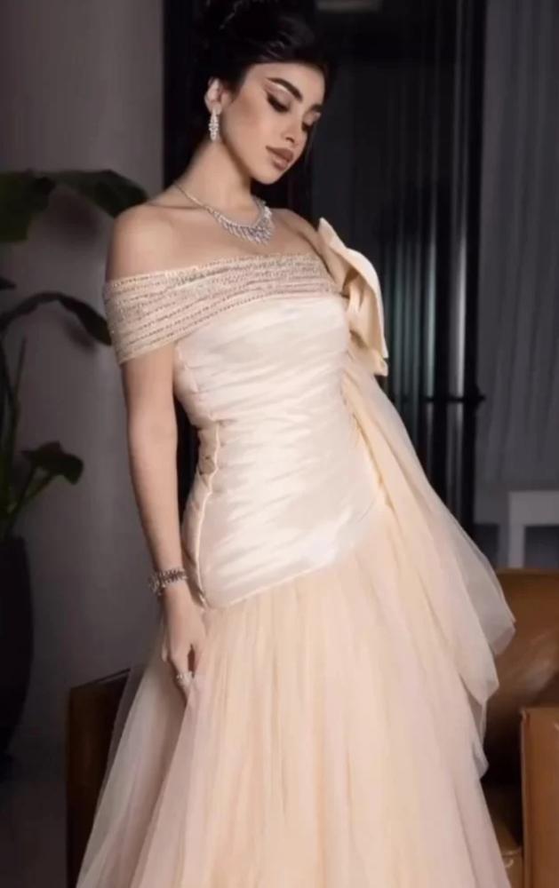 فستان سهرة فخم للمناسبات