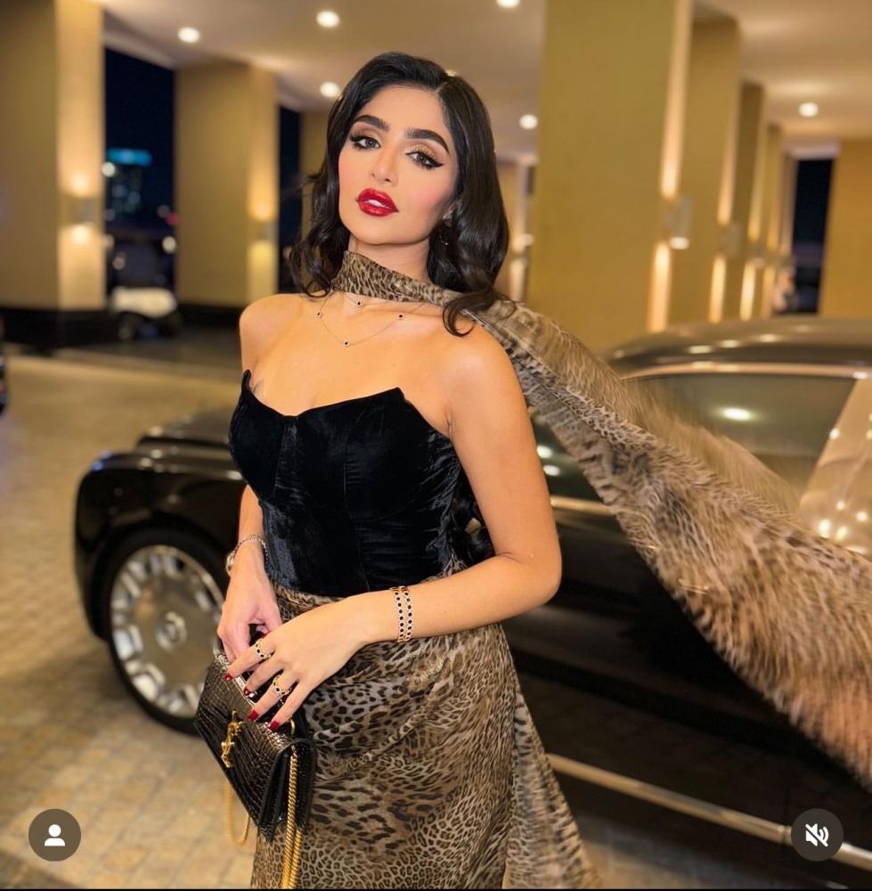 فستان تايجر مع مخمل