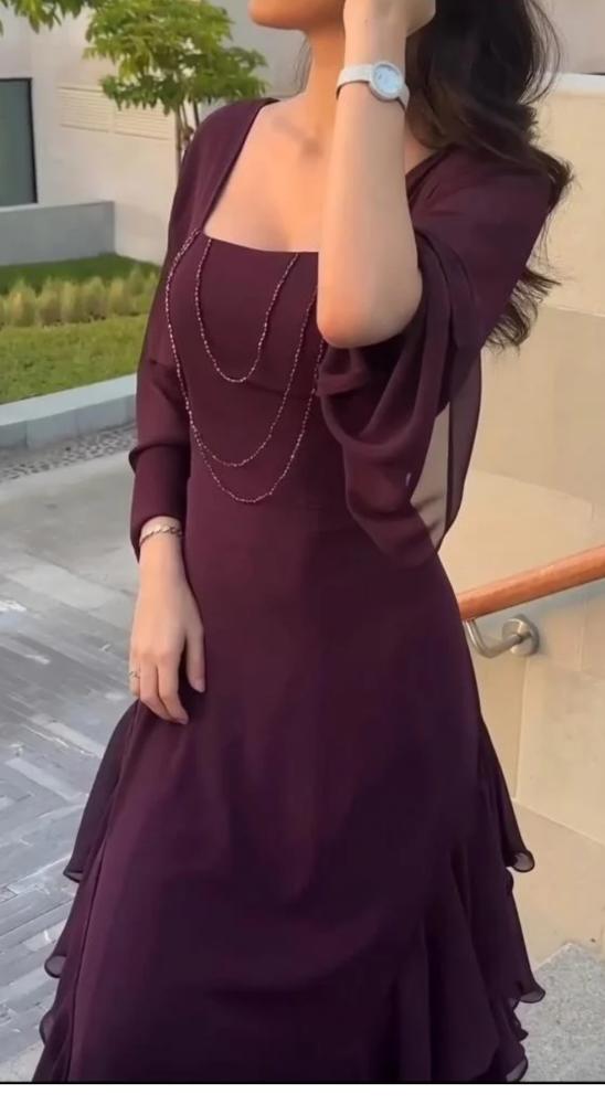 فستان شيفون مع اكسسوار