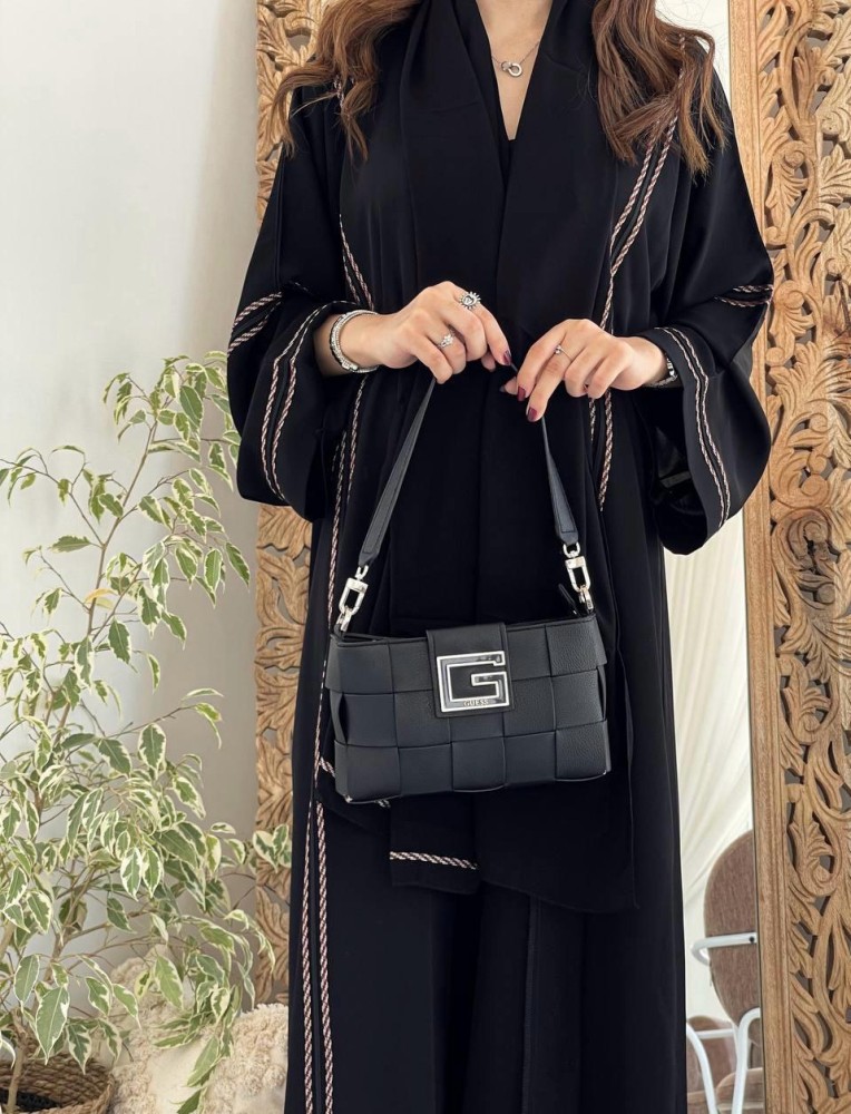 عباية بلاك بيري قصة عادي