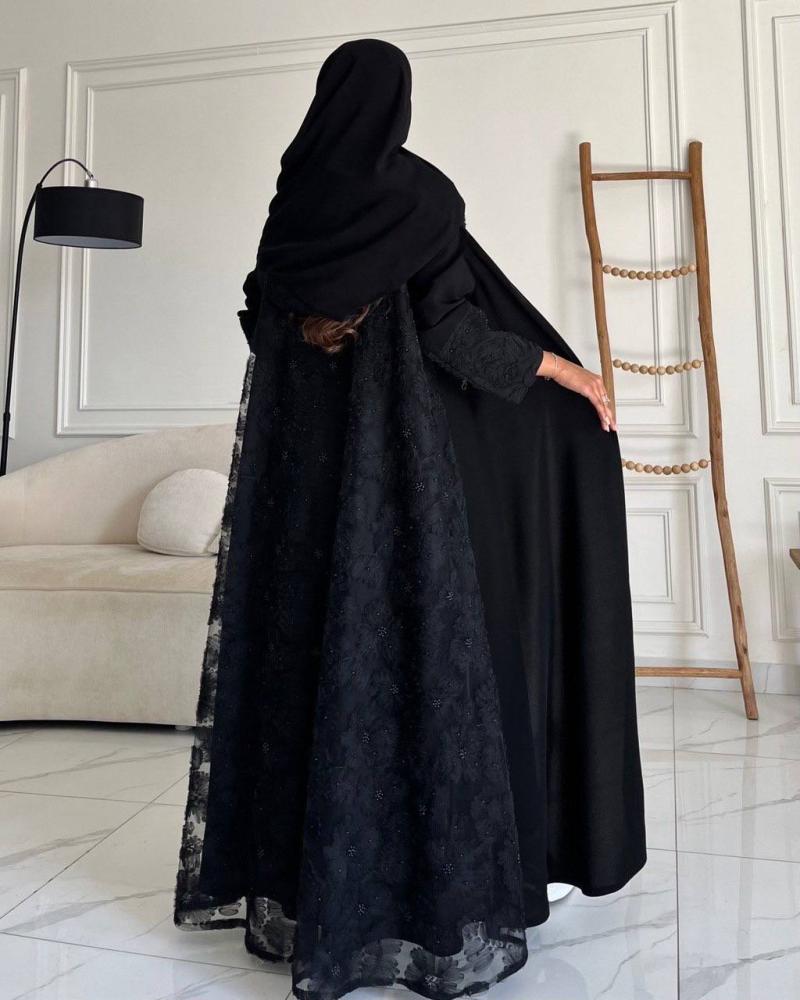 عباية سوداء بورد بارز ولمعة لولو
