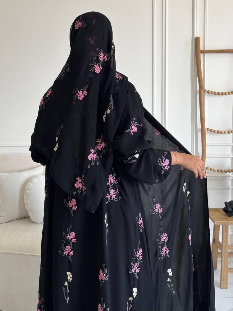عباية شيفون بتطريز ورود ناعم