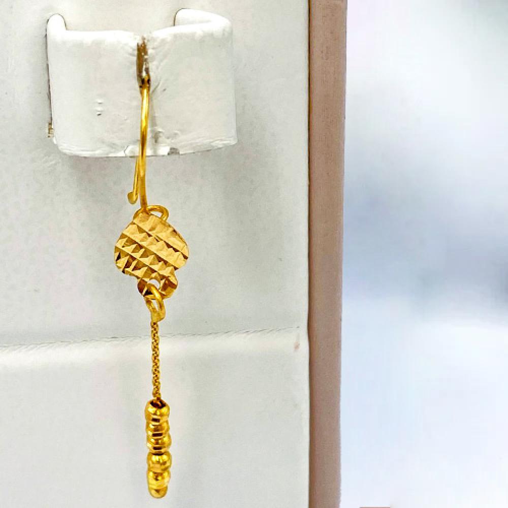 21 karat gold set, weight 10.1 grams