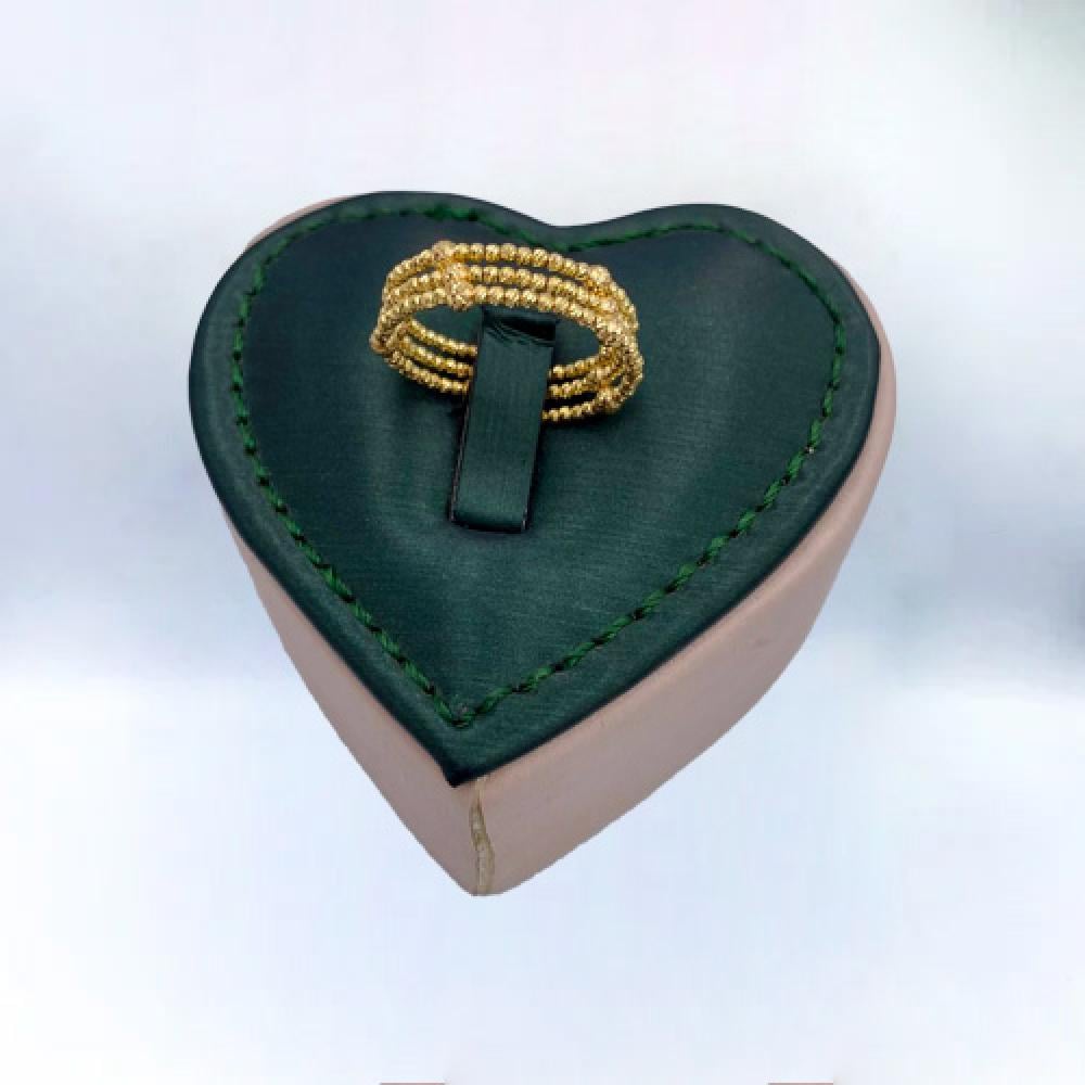 خاتم ذهب عيار 18 الوزن 1.74 جم