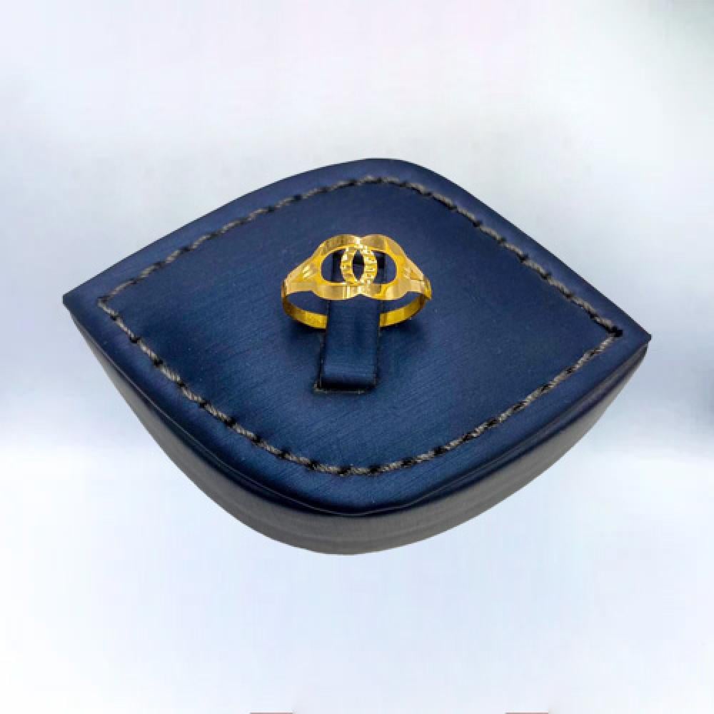 21 karat gold ring, weight 0.73 g