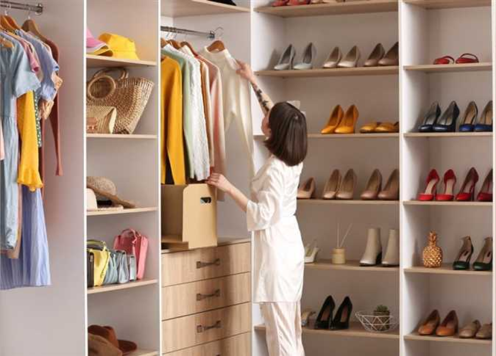 قطع أساسية في دولابك تكمّل أي فستان – دليلك الذكي لإطلالات متكاملة من shadenn