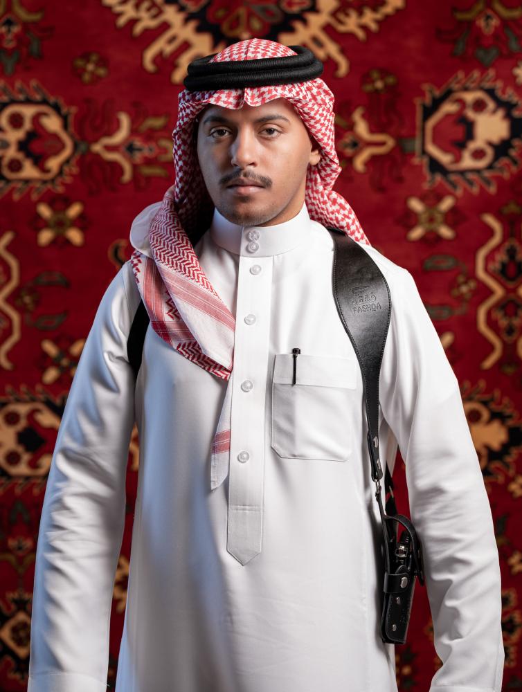 مجند أسود فاخر