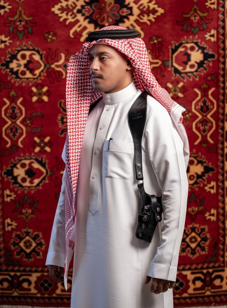 مجند أسود فاخر