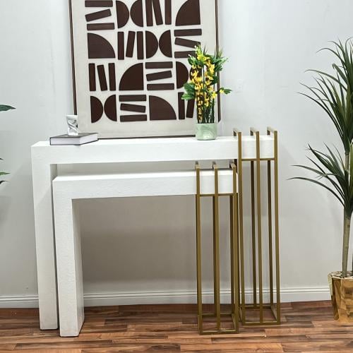 مدخل خشب مع حديد ذهبي