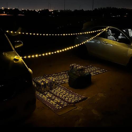 عقد مضيء بدون اسلاك شحن