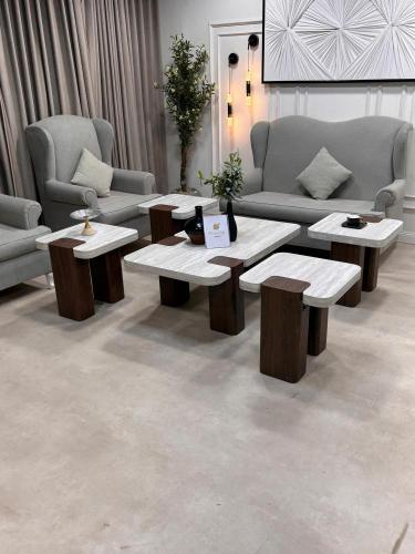 طقم طاولة تقديم ( 4 طاولة خدمة )