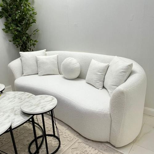 كنبه بوكليه ابيض بتصميم حديث