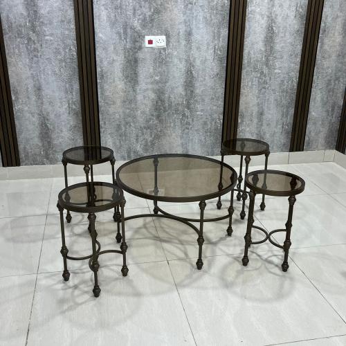 طقم طاولات ضيافه حديد سطح زجاج بني