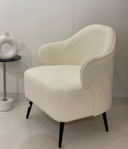 كرسي قماش ابيض  بارجل ذهبي