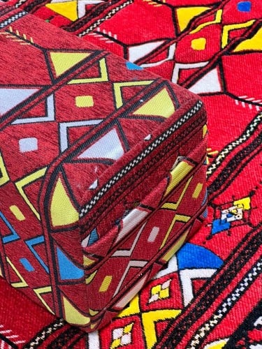 مركا  نجمه ديالا احمر