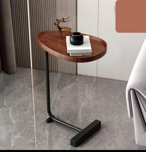 طاولة جانبية فاخرة وبسيطة ومتنقلة لمنزلك بمقاس 45*30*62 سم