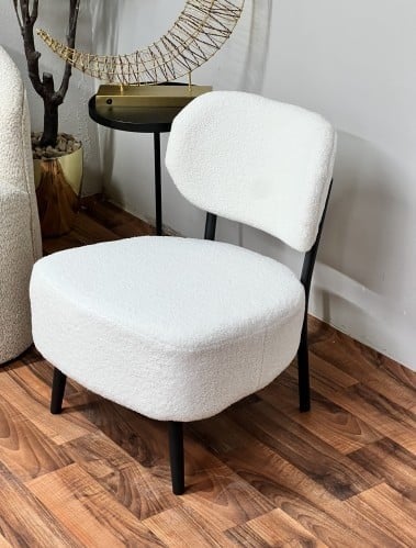 كرسي بوكليه أوف وايت