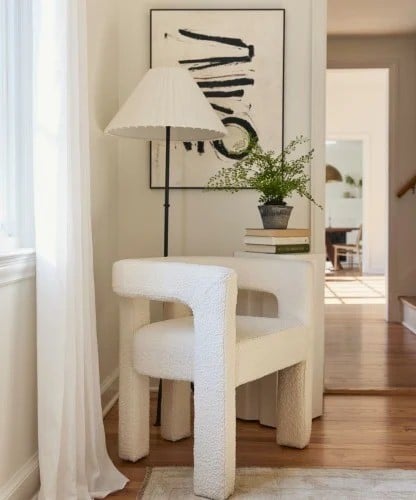 كرسي بوكليه ابيض