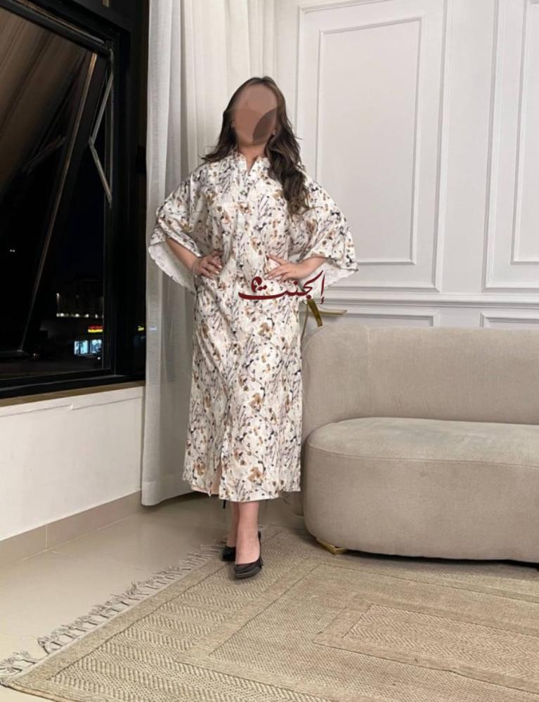 جلابية مكسره يابانية أنيقة بتصميم فريد وألوان زاهية