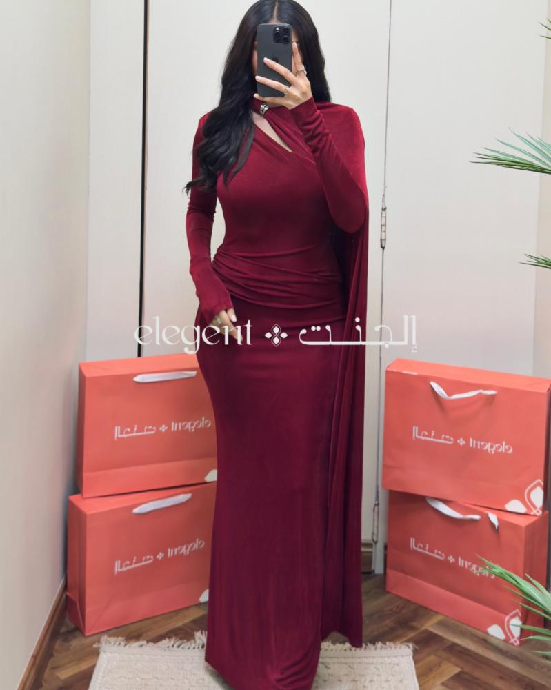 فستان سهرة برغندي استرتش بأكمام طويلة مع كاب أنيق