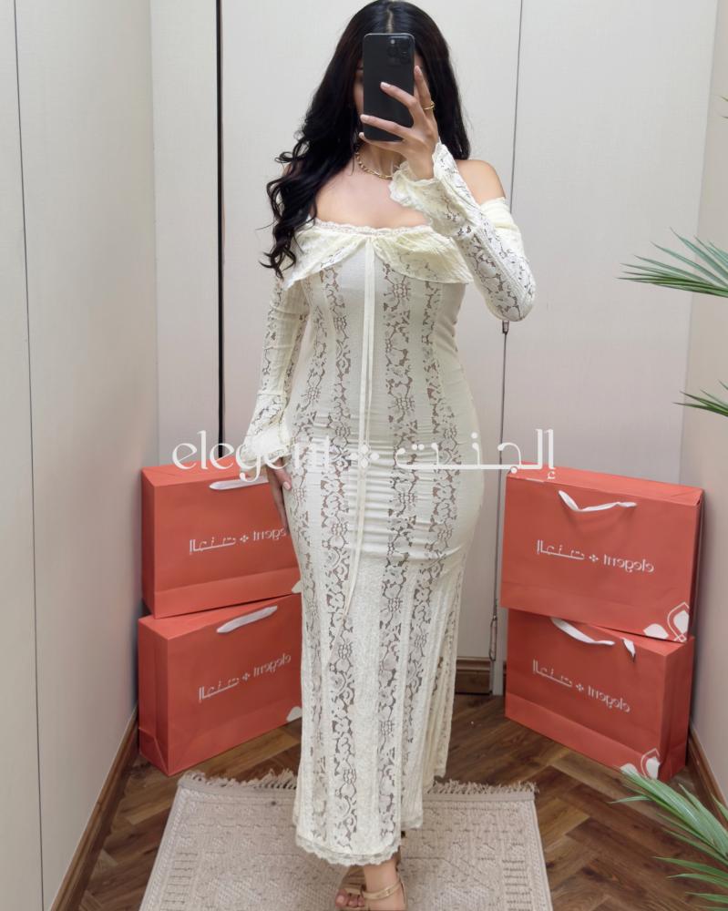 فستان دانتيل أوف شولدر أبيض بأكمام طويلة بتصميم أنثوي جذاب