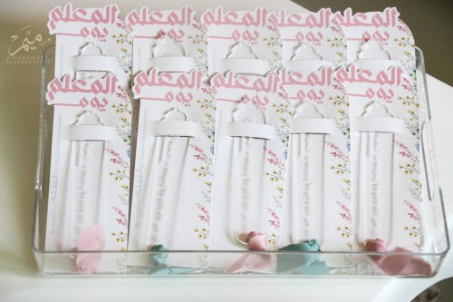 فاصل  اكريلك يوم المعلم