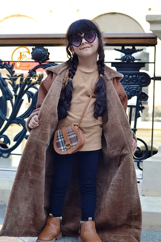 فروة شتوي بناتي ولادي باللون البني مع كتابة الاسم