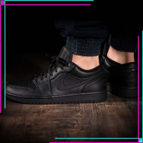 Jordan 1 Retro Low Triple Black