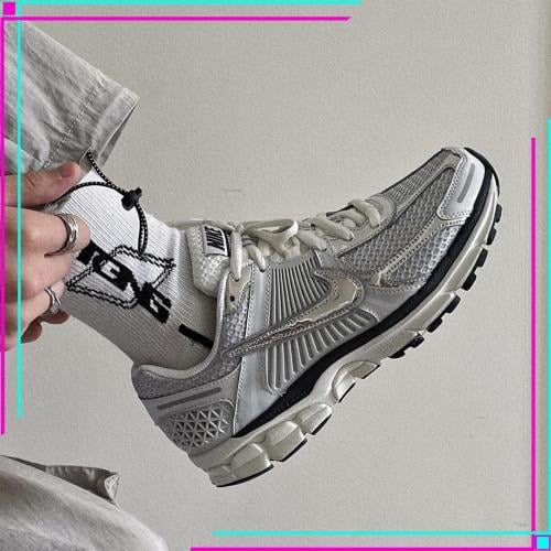 Nike Zoom Vomero 5 Photon Dust Metallic Silver