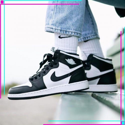 Jordan 1 Retro Black White