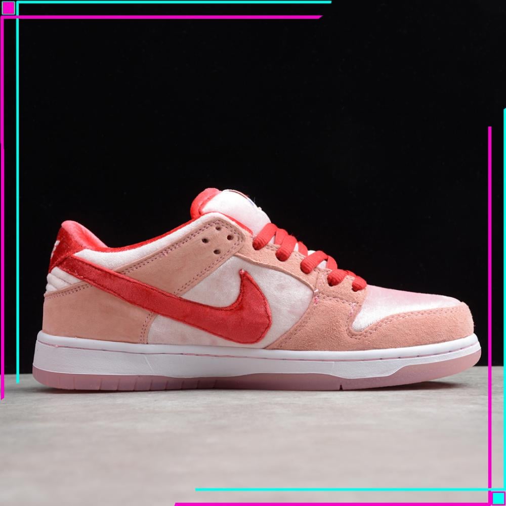 Nike SB Dunk Low StrangeLove Skateboards