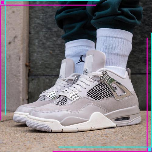 Jordan 4 Retro Frozen Moments