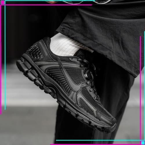 Nike Zoom Vomero 5 Triple Black