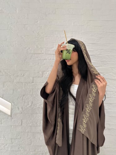 عباية نص بشت زيتي (حرير مكسر)+طرحة تطريز