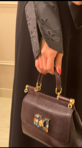 عباية كريب ملكي نص كلوش A وكم تفته + طرحة نفس الكم...