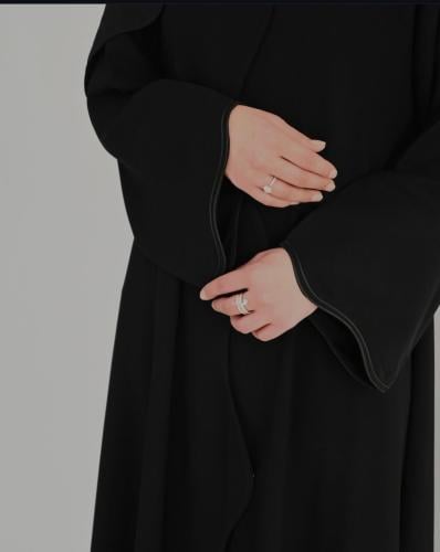 عباية سودا عملية
