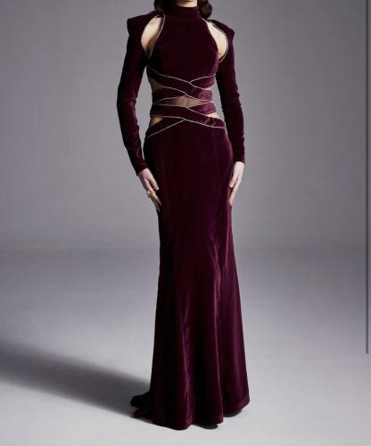 فستان سهرة مخملي مثير باللون البورغندي توفر حسب المقاس