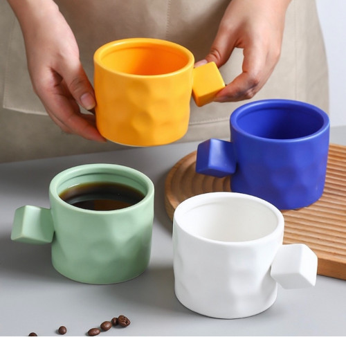 كوب سيراميك بتصميم ملفت