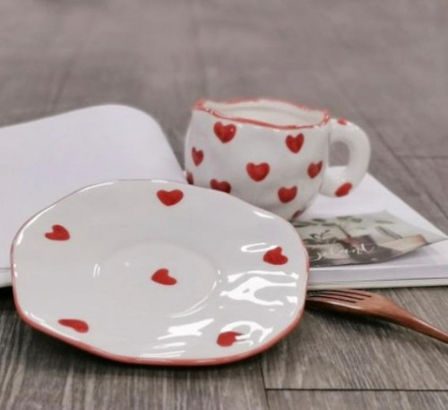 كوب سيراميك رسم قلوب الحب