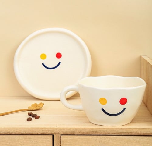 كوب سيراميك بشكل عصري مع صحن