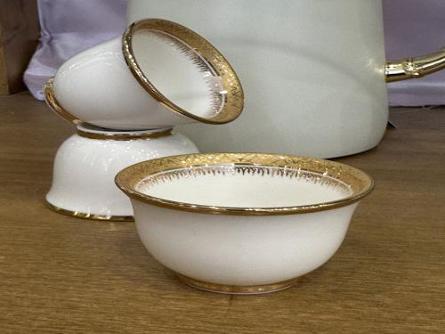 فناجيل بورسلان ١٢ قطعه ذهبي