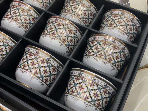 فناجيل بورسلان ١٢ قطعه Bone china